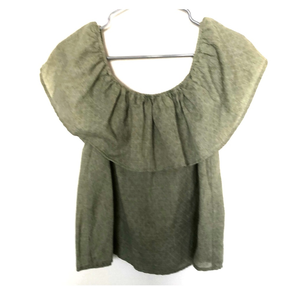 Cute Sage Green on/off Shoulder top 💚